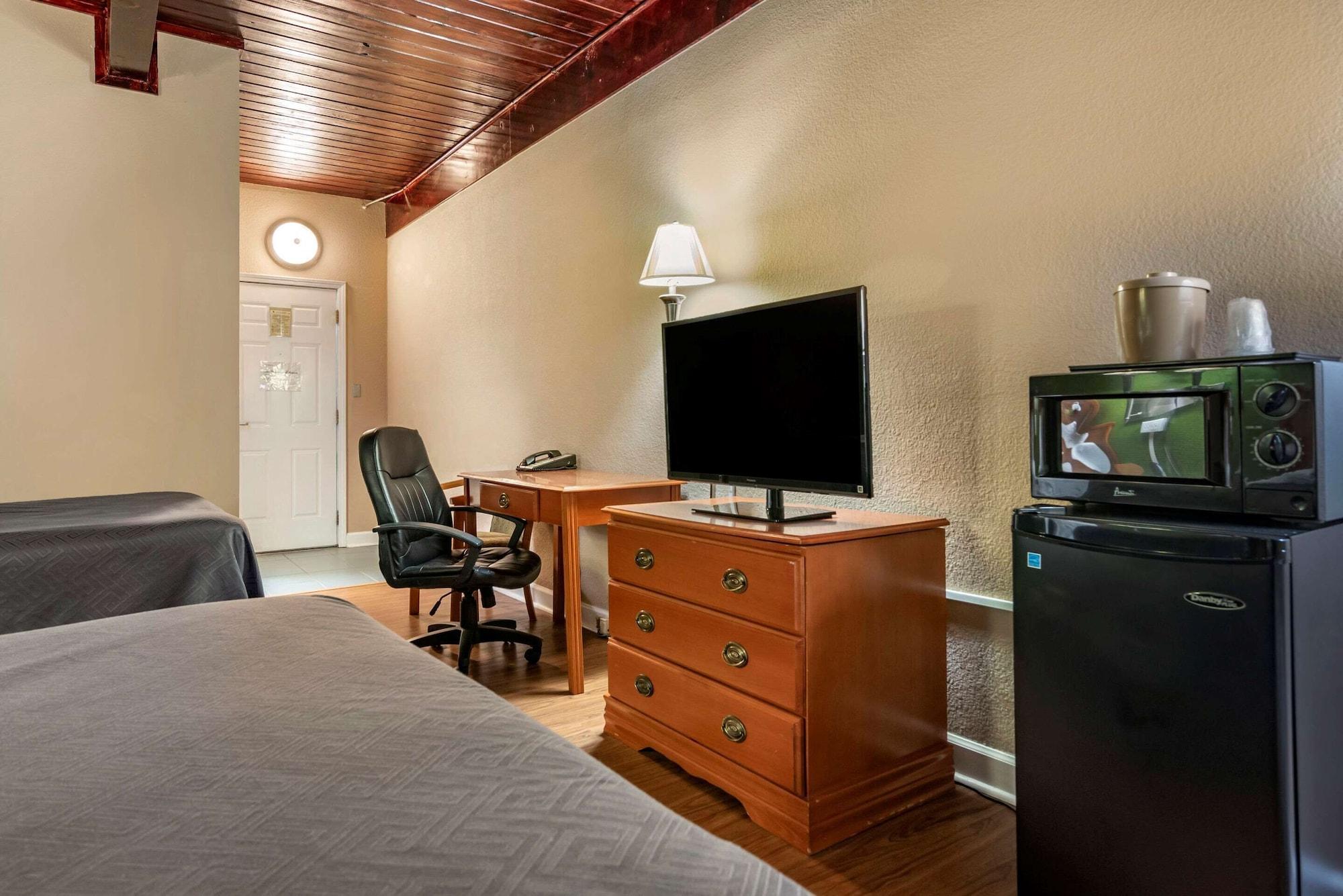 Econo Lodge Tallahassee Near Capital -University Экстерьер фото
