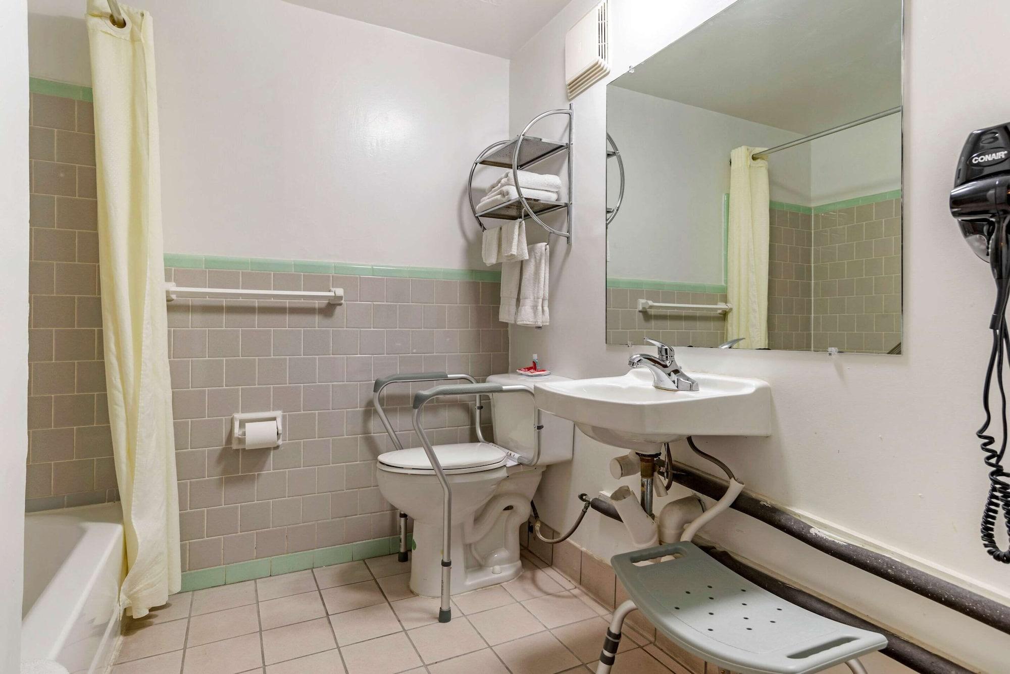 Econo Lodge Tallahassee Near Capital -University Экстерьер фото
