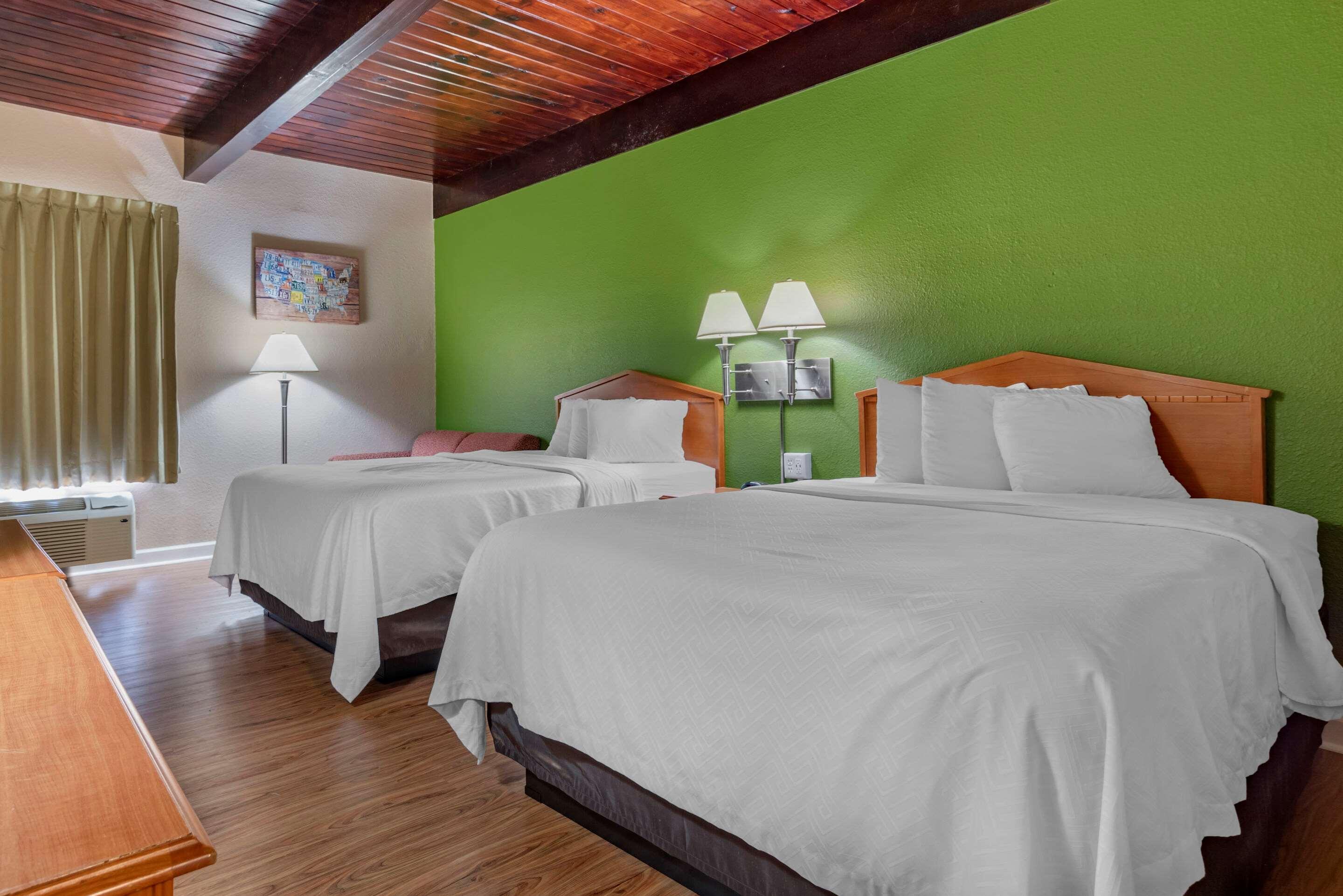 Econo Lodge Tallahassee Near Capital -University Экстерьер фото