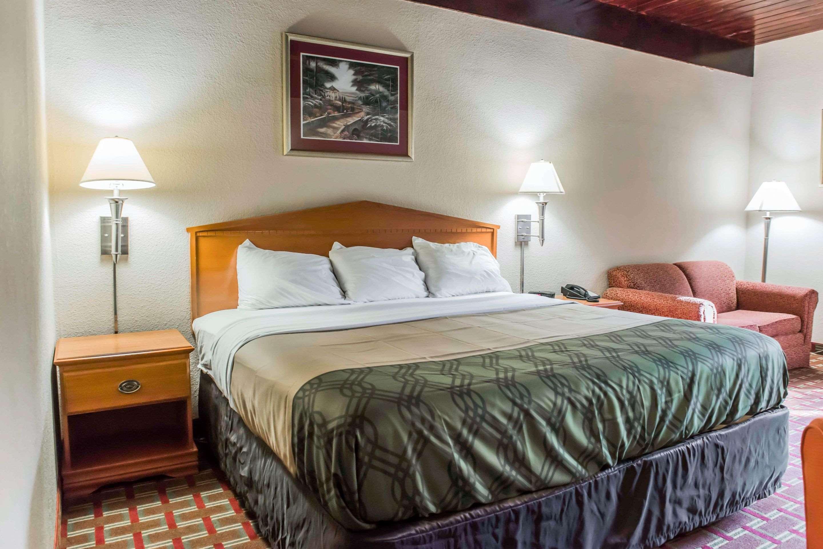 Econo Lodge Tallahassee Near Capital -University Экстерьер фото