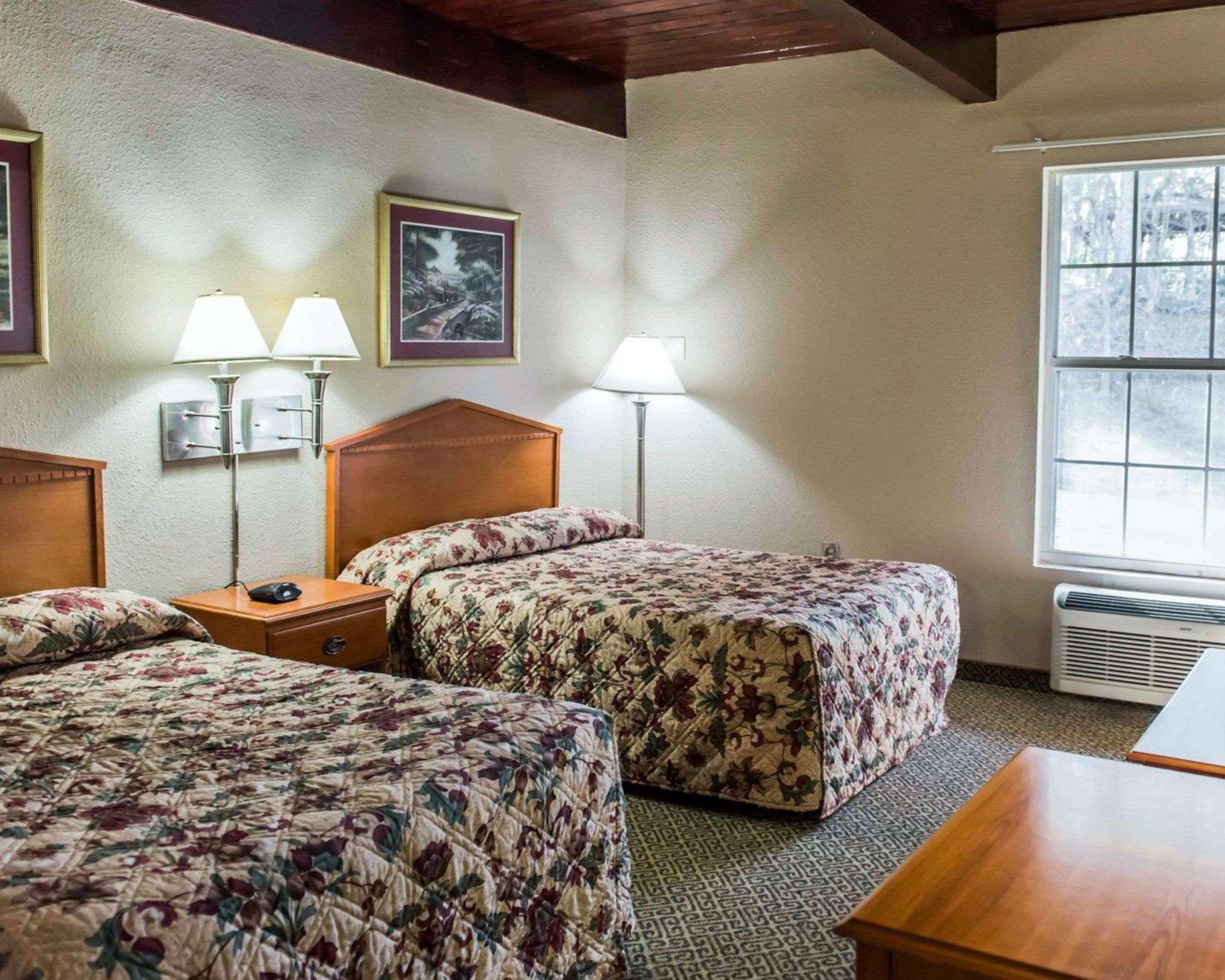 Econo Lodge Tallahassee Near Capital -University Экстерьер фото