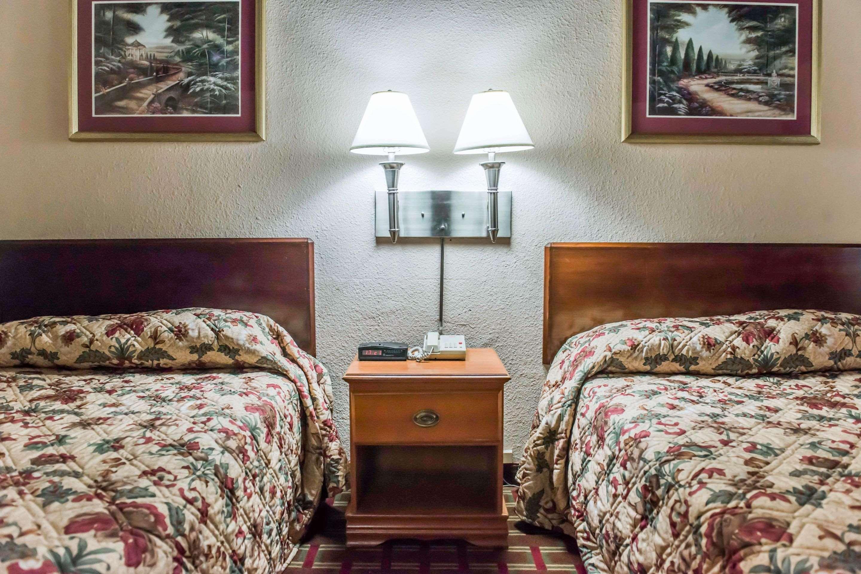 Econo Lodge Tallahassee Near Capital -University Экстерьер фото